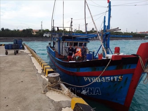 Bà Rịa-Vũng Tàu: Hỗ trợ tàu cá Phú Yên bị hỏng máy tại quần đảo Trường Sa